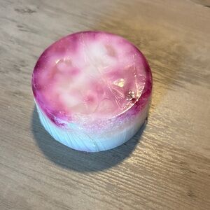 Eslira Natura Shea Hoat Fucsia Pink and White Loofah Round Soap